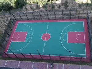 硅PU球場材料的性能特點